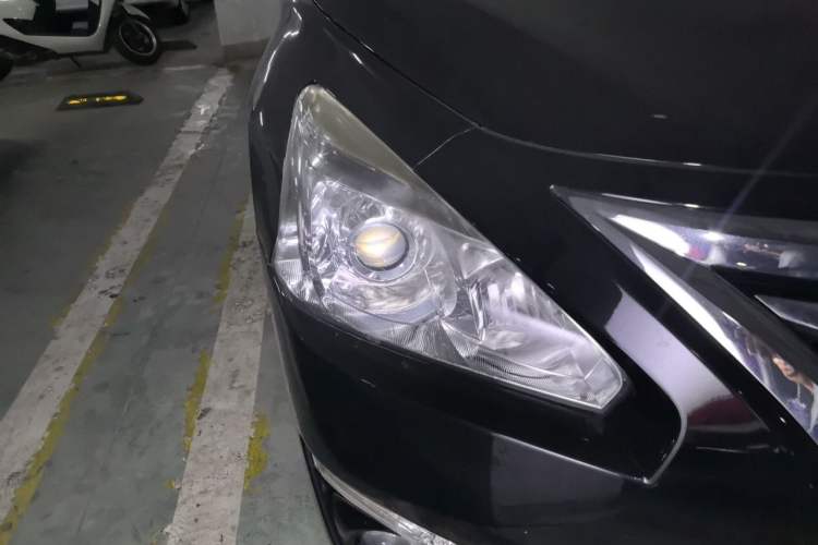 Used Nissan Teana 2013 2.0L XL Comfort Edition Right Front Headlight