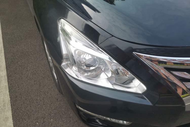 Used Nissan Teana 2013 2.0L XL Comfort Edition Right Front Headlight
