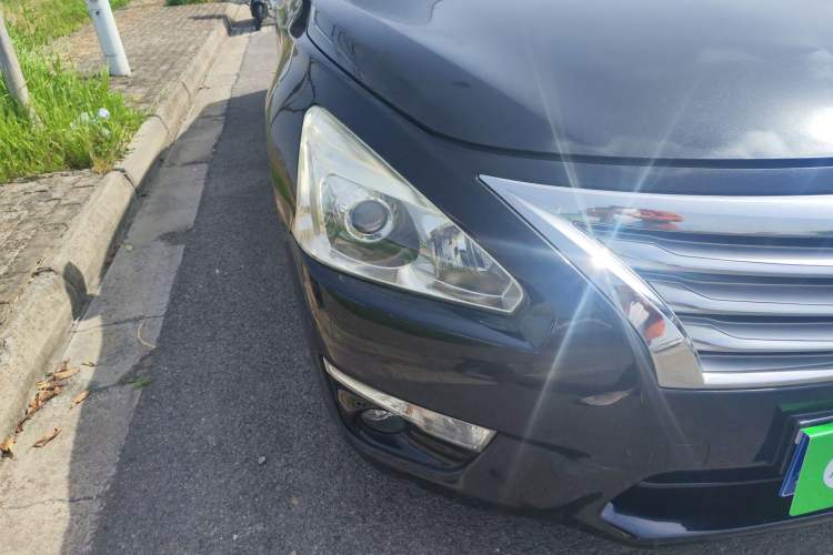 Used Nissan Teana 2013 2.0L XL Comfort Edition Right Front Headlight