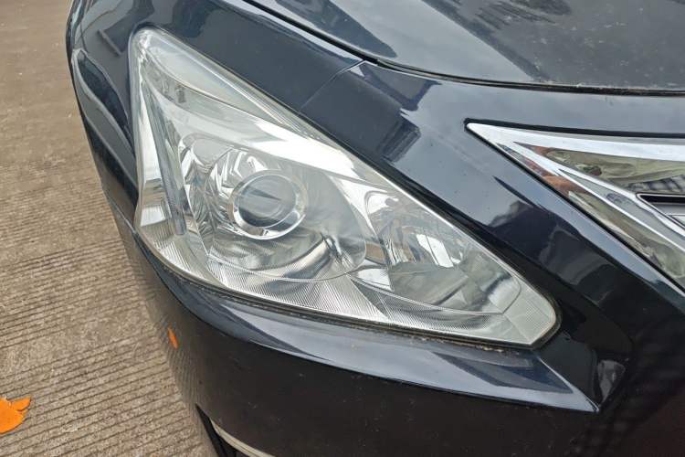 Used Nissan Teana 2013 2.0L XL Comfort Edition Right Front Headlight