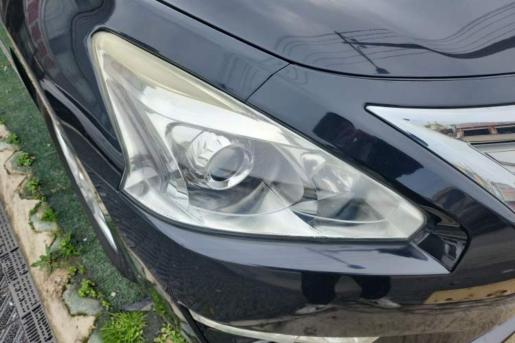 Used Nissan Teana 2013 2.0L XL Comfort Edition Right Front Headlight