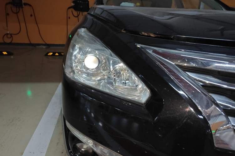 Used Nissan Teana 2013 2.0L XL Comfort Edition Right Front Headlight