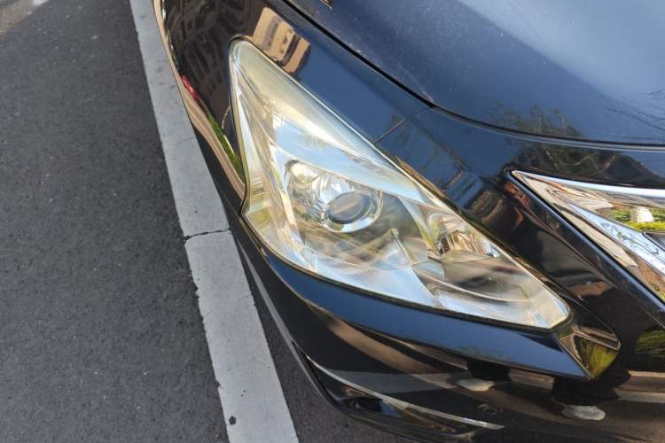 Used Nissan Teana 2013 2.0L XL Comfort Edition Right Front Headlight