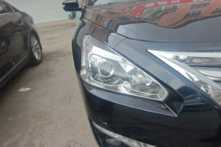 Used Nissan Teana 2013 2.0L XL Comfort Edition Right Front Headlight