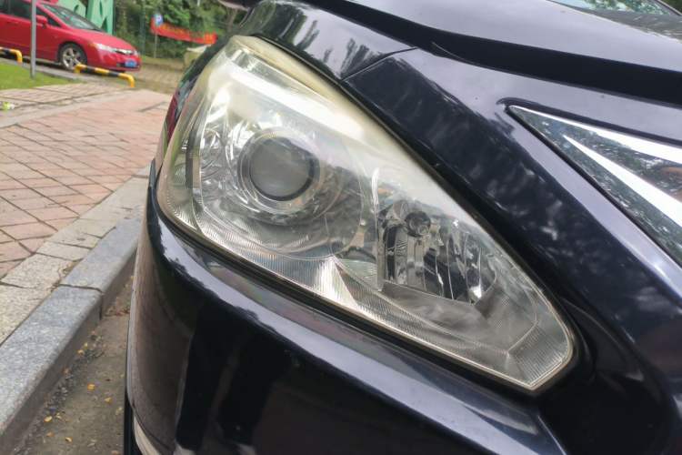 Used Nissan Teana 2013 2.0L XL Comfort Edition Right Front Headlight