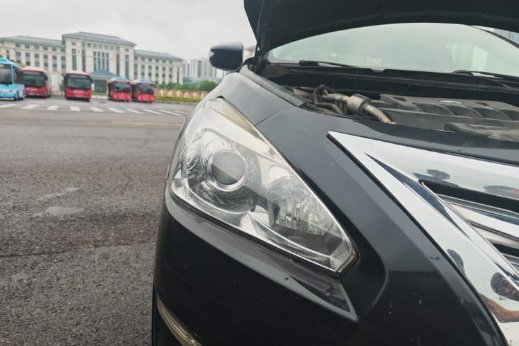 Used Nissan Teana 2013 2.0L XL Comfort Edition Right Front Headlight