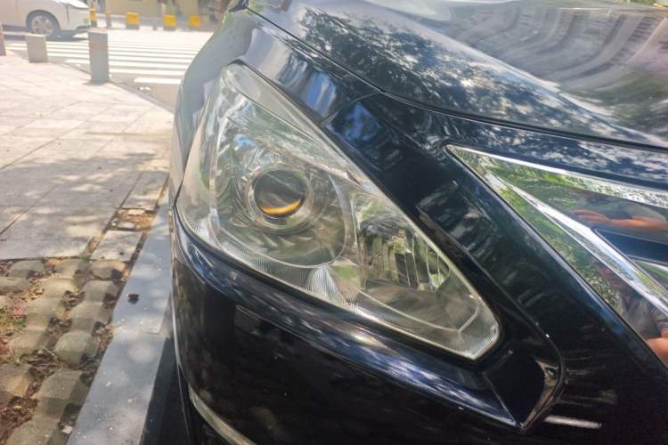 Used Nissan Teana 2013 2.0L XL Comfort Edition Right Front Headlight