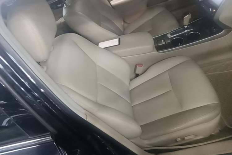 Used Nissan Teana 2013 2.0L XL Comfort Edition Right Front Seat