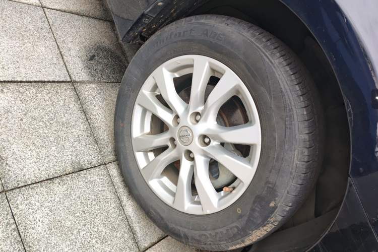 Used Nissan Teana 2013 2.0L XL Comfort Edition Right Front Wheel Hub