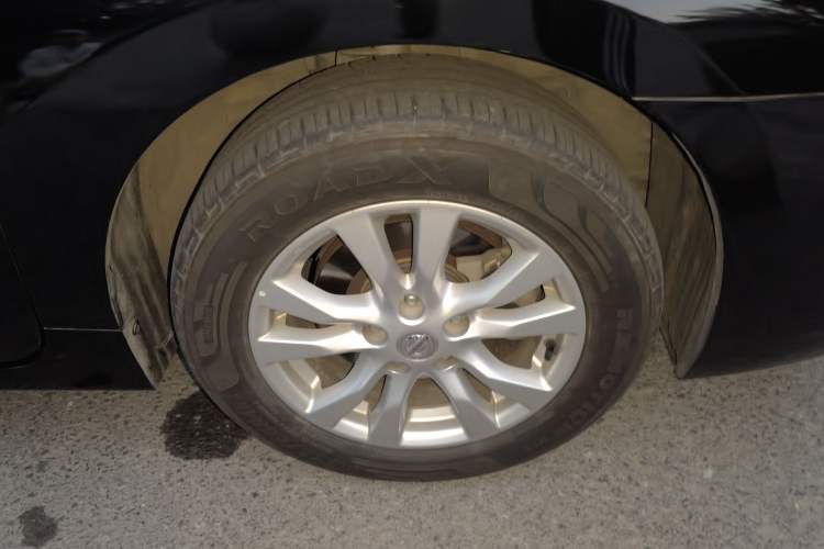 Used Nissan Teana 2013 2.0L XL Comfort Edition Right Front Wheel Hub