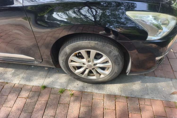 Used Nissan Teana 2013 2.0L XL Comfort Edition Right Front Wheel Hub