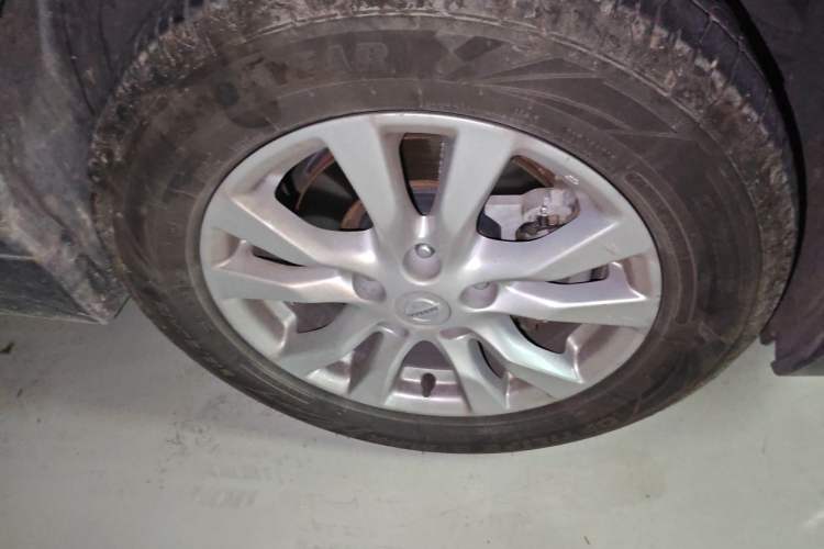 Used Nissan Teana 2013 2.0L XL Comfort Edition Right Front Wheel Hub