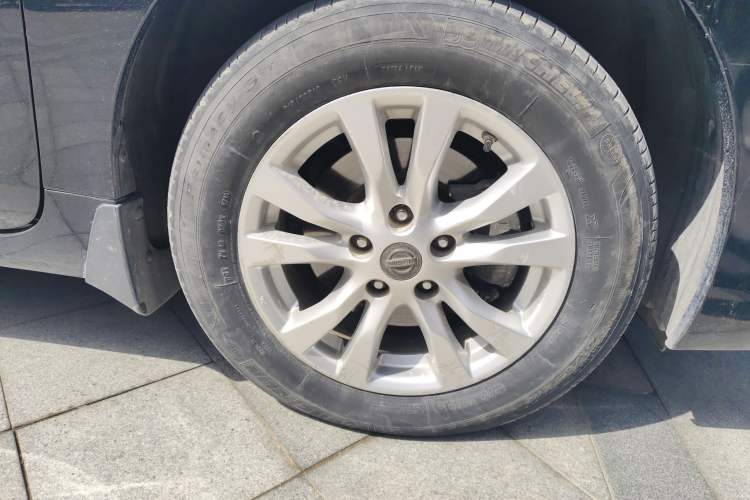 Used Nissan Teana 2013 2.0L XL Comfort Edition Right Front Wheel Hub