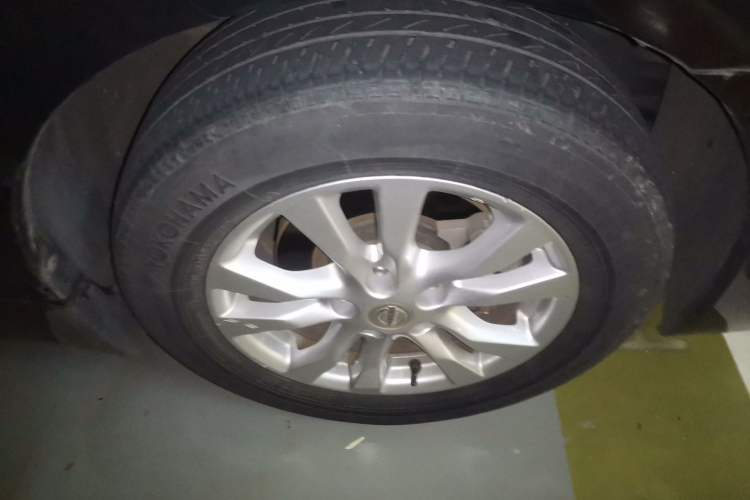 Used Nissan Teana 2013 2.0L XL Comfort Edition Right Front Wheel Hub