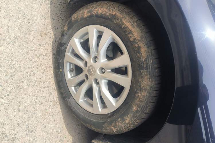 Used Nissan Teana 2013 2.0L XL Comfort Edition Right Front Wheel Hub