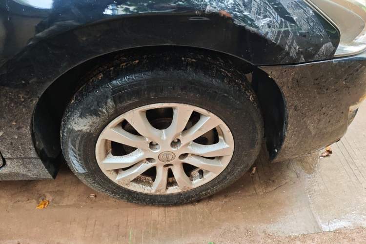 Used Nissan Teana 2013 2.0L XL Comfort Edition Right Front Wheel Hub