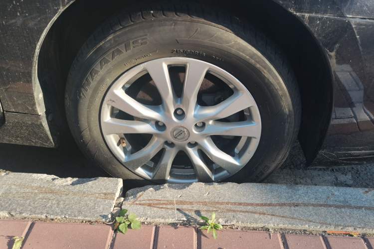 Used Nissan Teana 2013 2.5L XL Leading Edition Right Front Wheel Hub