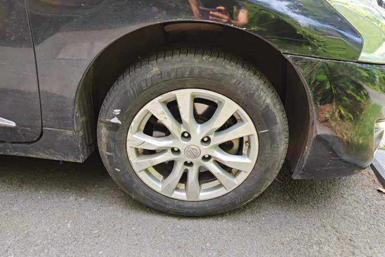 Used Nissan Teana 2013 2.0L XL Comfort Edition Right Front Wheel Hub