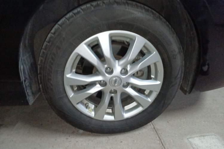 Used Nissan Teana 2013 2.0L XL Comfort Edition Right Front Wheel Hub