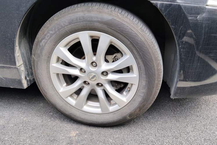 Used Nissan Teana 2013 2.0L XL Comfort Edition Right Front Wheel Hub