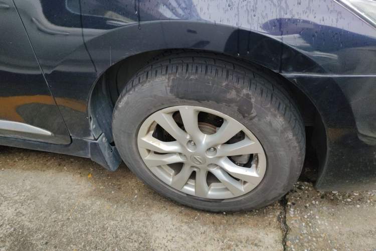 Used Nissan Teana 2013 2.0L XL Comfort Edition Right Front Wheel Hub