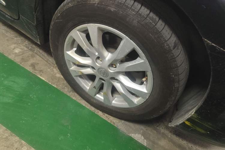 Used Nissan Teana 2013 2.0L XL Comfort Edition Right Front Wheel Hub