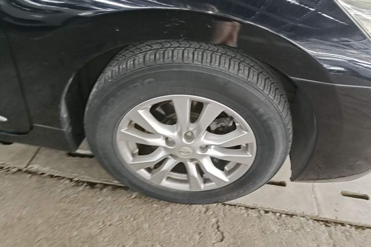 Used Nissan Teana 2013 2.0L XL Comfort Edition Right Front Wheel Hub
