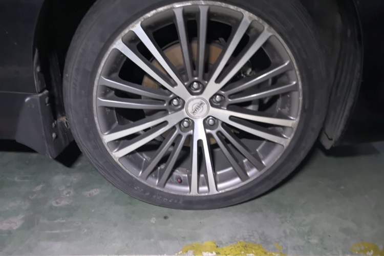 Used Nissan Teana 2013 2.0L XL Comfort Edition Right Front Wheel Hub