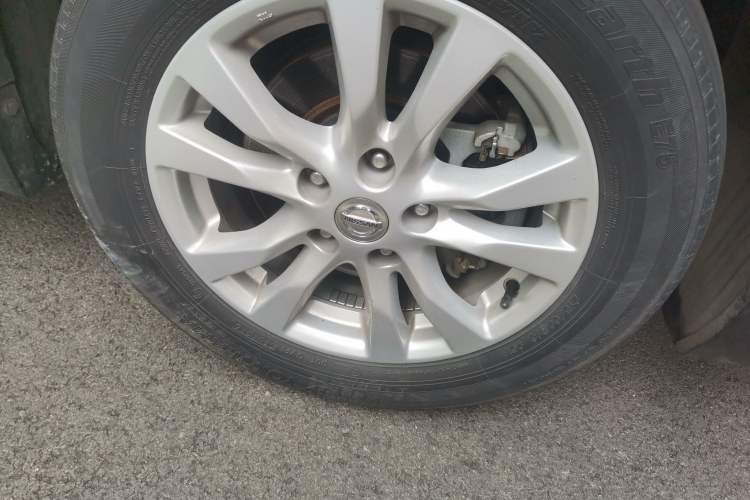 Used Nissan Teana 2013 2.0L XL Comfort Edition Right Front Wheel Hub