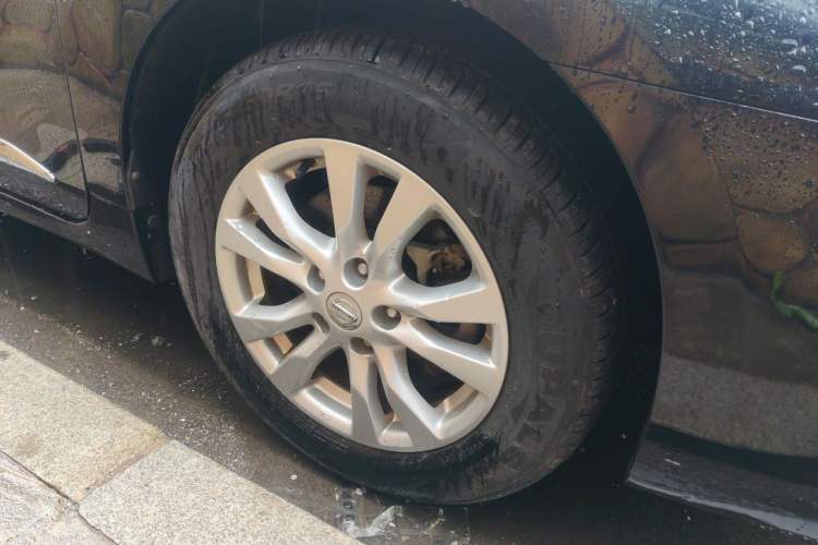 Used Nissan Teana 2013 2.0L XL Comfort Edition Right Front Wheel Hub