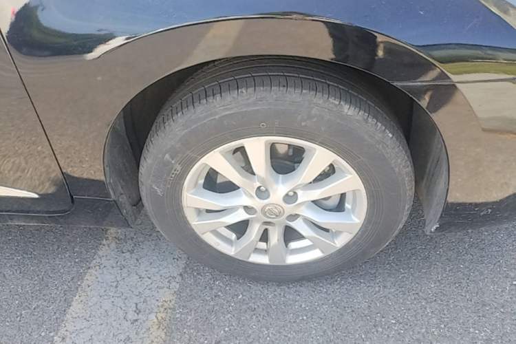 Used Nissan Teana 2013 2.0L XL Comfort Edition Right Front Wheel Hub