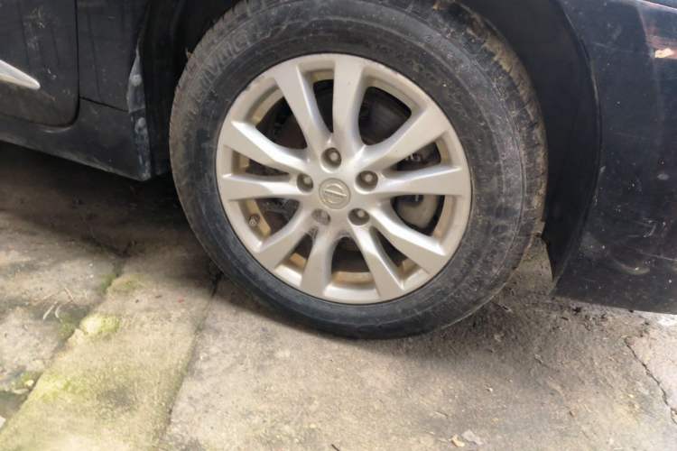Used Nissan Teana 2013 2.0L XL Comfort Edition Right Front Wheel Hub