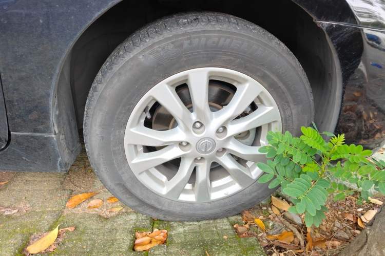 Used Nissan Teana 2013 2.0L XL Comfort Edition Right Front Wheel Hub