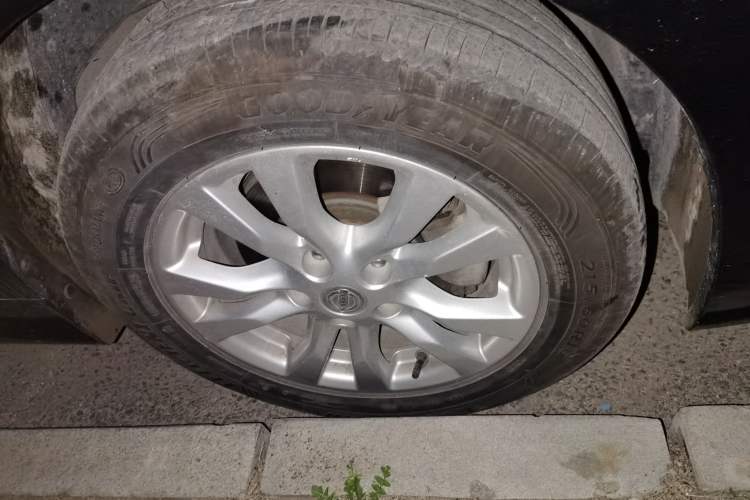 Used Nissan Teana 2013 2.0L XL Comfort Edition Right Front Wheel Hub
