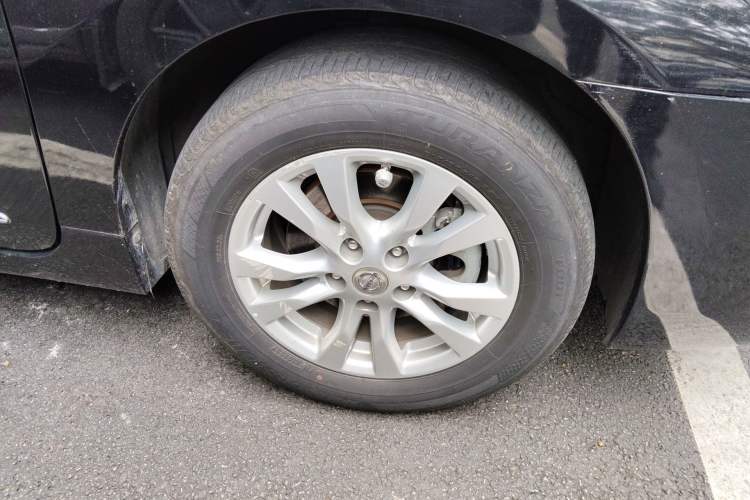 Used Nissan Teana 2013 2.0L XL Comfort Edition Right Front Wheel Hub