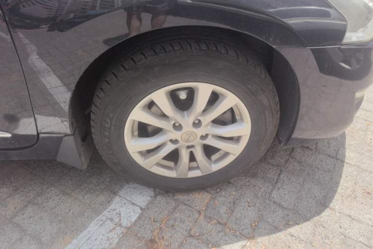 Used Nissan Teana 2013 2.0L XL Comfort Edition Right Front Wheel Hub