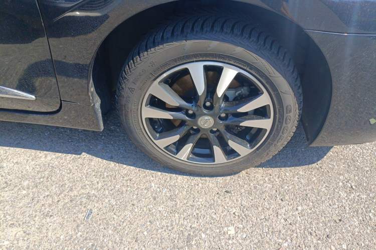 Used Nissan Teana 2013 2.0L XL Comfort Edition Right Front Wheel Hub