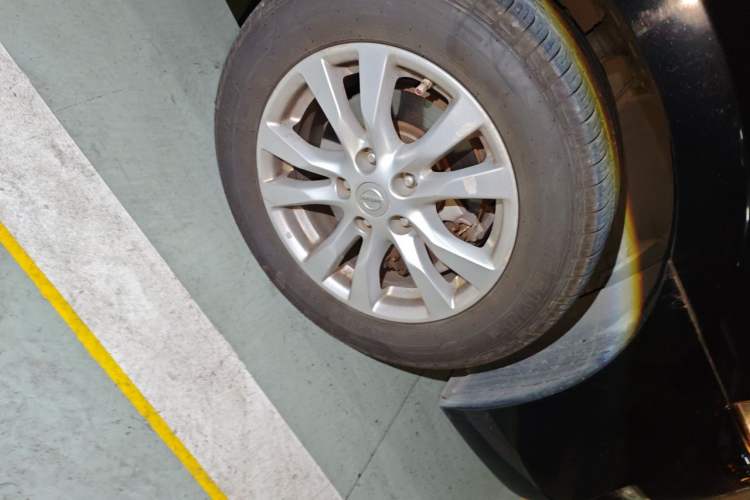 Used Nissan Teana 2013 2.0L XL Comfort Edition Right Front Wheel Hub