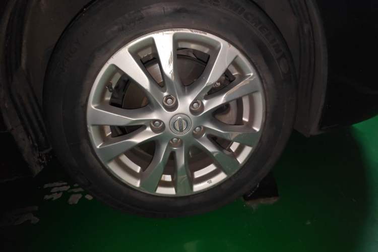 Used Nissan Teana 2013 2.0L XL Comfort Edition Right Front Wheel Hub