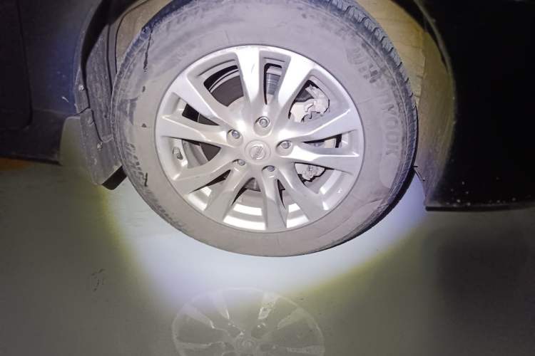 Used Nissan Teana 2013 2.0L XL Comfort Edition Right Front Wheel Hub