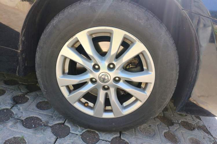 Used Nissan Teana 2013 2.0L XL Comfort Edition Right Front Wheel Hub