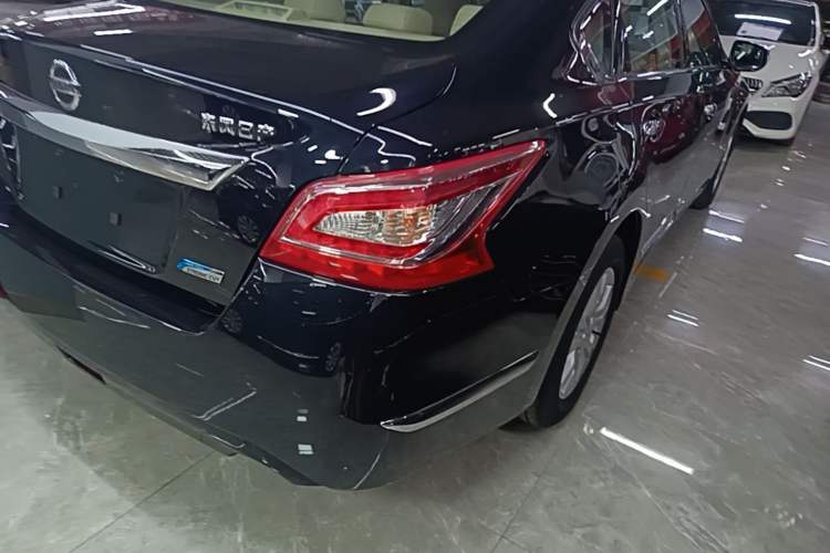 Used Nissan Teana 2013 2.0L XL Comfort Edition Right Rear Taillight