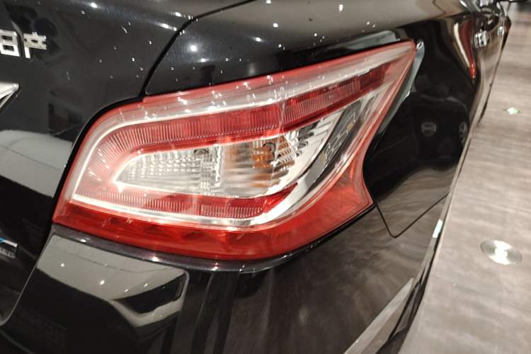 Used Nissan Teana 2013 2.0L XL Comfort Edition Right Rear Taillight