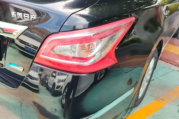 Used Nissan Teana 2013 2.0L XL Comfort Edition Right Rear Taillight
