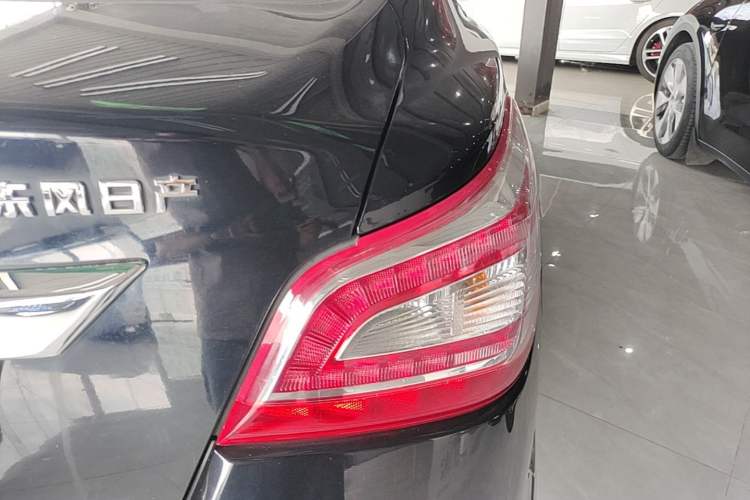 Used Nissan Teana 2013 2.0L XL Comfort Edition Right Rear Taillight