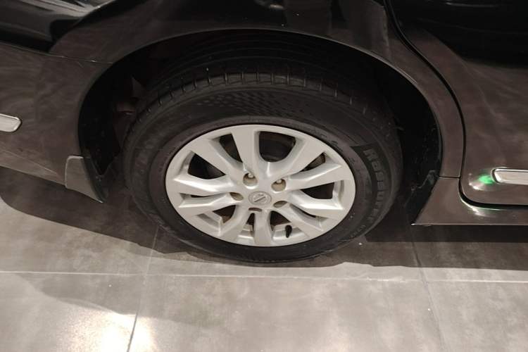 Used Nissan Teana 2013 2.0L XL Comfort Edition Right Rear Wheel Hub