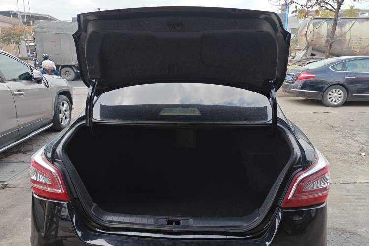 Used Nissan Teana 2013 2.0L XE Fashion Edition Trunk