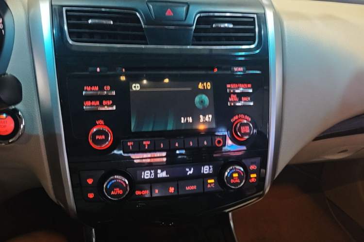 Used Nissan Teana 2013 2.0L XL Comfort Edition Audio And AC Panel