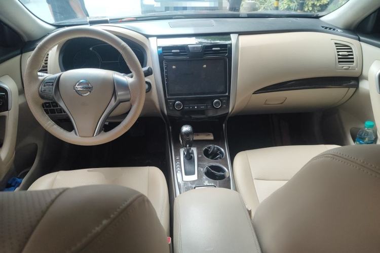 Used Nissan Teana 2013 2.0L XE Fashion Edition Center Console