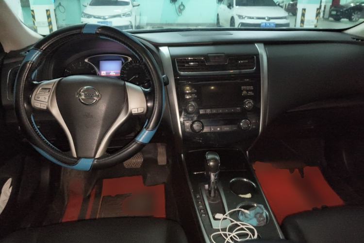 Used Nissan Teana 2013 2.0L XL Comfort Edition Center Console
